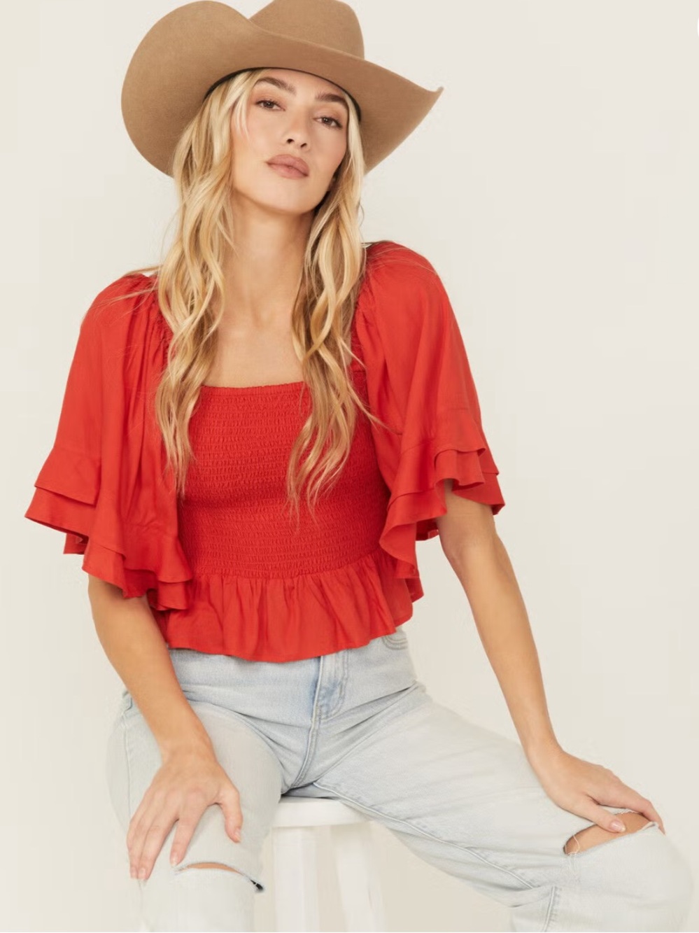 NWT SHYANNE WOMEN'S RUFFLE SLEEVE TOP
Red
Size XS